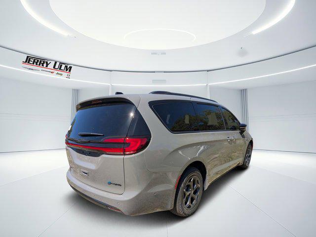 2025 Chrysler Pacifica Hybrid PACIFICA PLUG-IN HYBRID S APPEARANCE