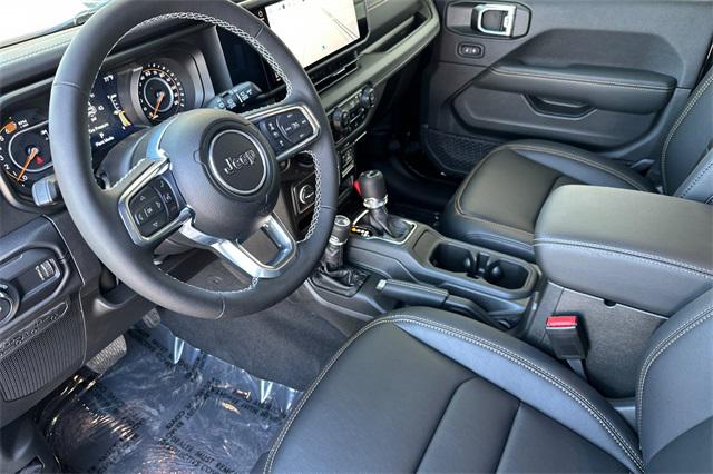 2025 Jeep Wrangler WRANGLER 4-DOOR SAHARA 2025 Jeep Wrangler WRANGLER 4-DOOR SAHARA