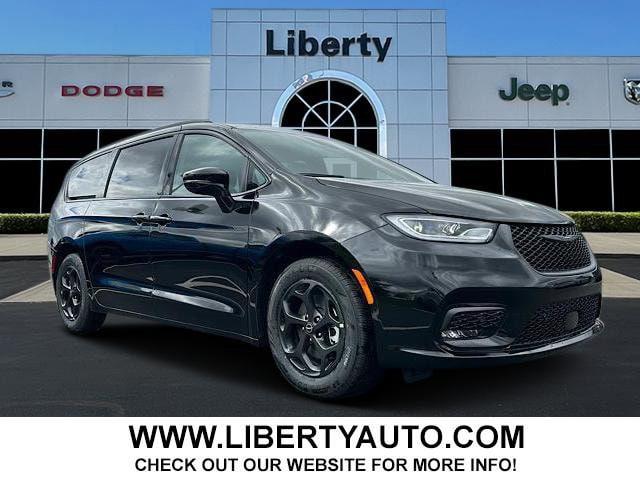 2025 Chrysler Pacifica Hybrid PACIFICA PLUG-IN HYBRID S APPEARANCE