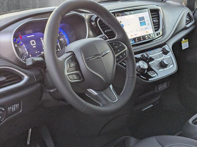 2025 Chrysler Pacifica PACIFICA SELECT