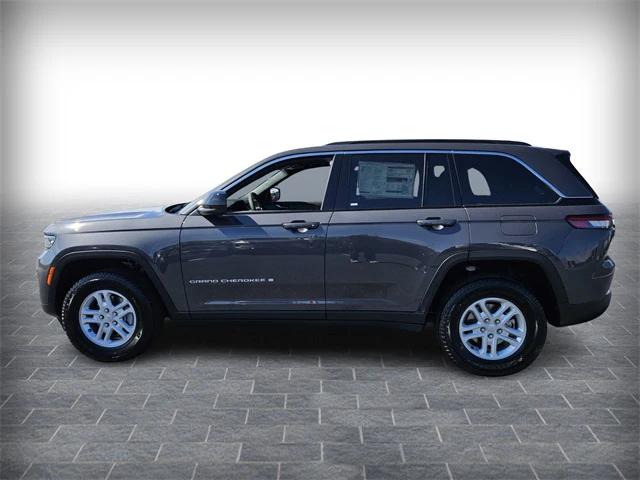 2025 Jeep Grand Cherokee GRAND CHEROKEE LAREDO 4X4