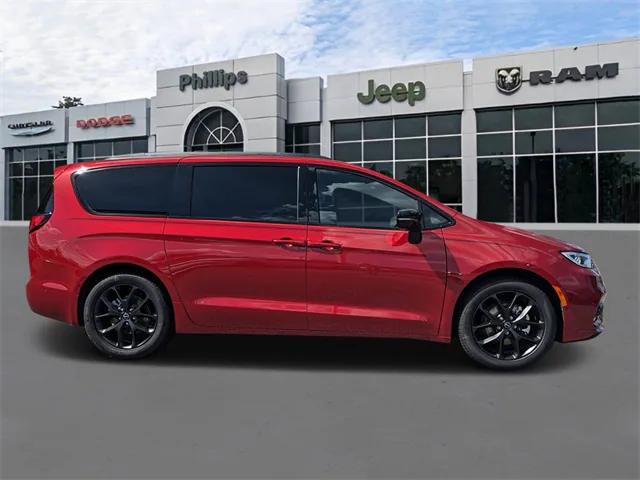 2025 Chrysler Pacifica PACIFICA LIMITED