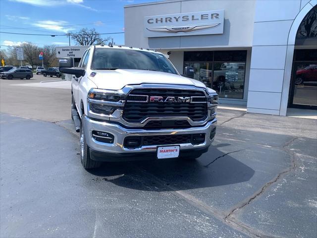 2025 RAM Ram 2500 RAM 2500 TRADESMAN CREW CAB 4X4 64 BOX 2025 RAM Ram 2500 RAM 2500 TRADESMAN CREW CAB 4X4 64 BOX