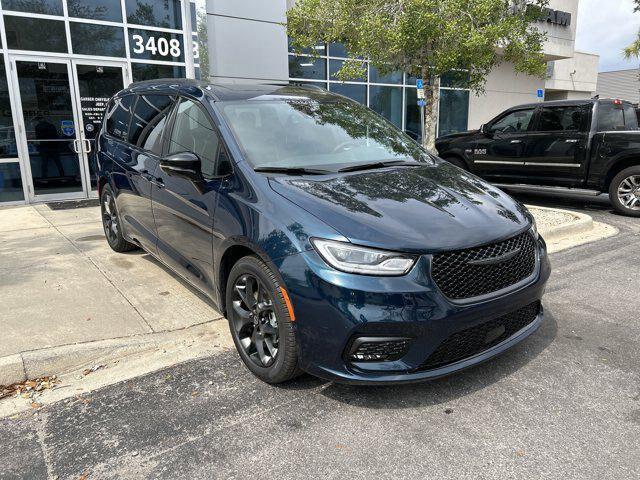 2025 Chrysler Pacifica PACIFICA LIMITED