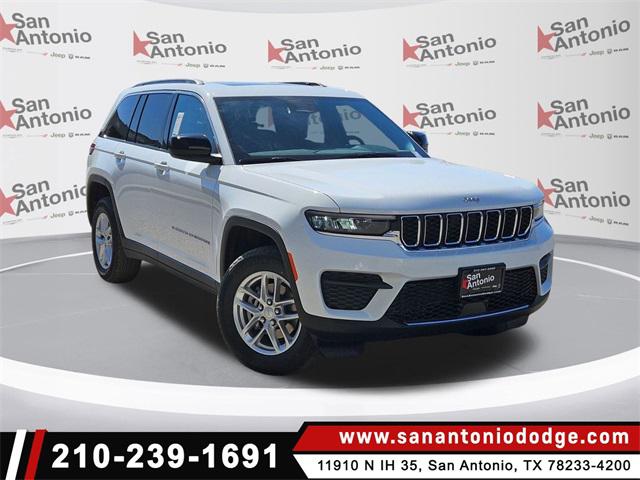 2025 Jeep Grand Cherokee GRAND CHEROKEE LAREDO X 4X4