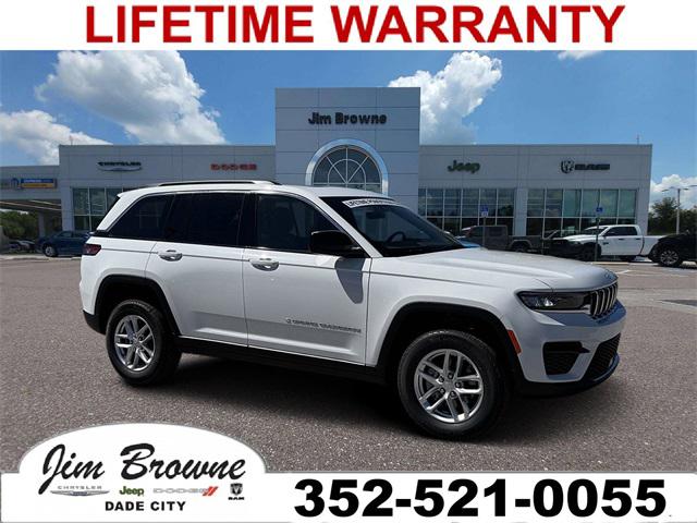 2025 Jeep Grand Cherokee GRAND CHEROKEE LAREDO X 4X4