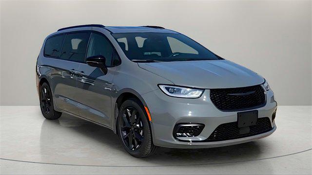2025 Chrysler Pacifica PACIFICA LIMITED