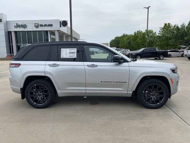 2025 Jeep Grand Cherokee GRAND CHEROKEE SUMMIT RESERVE 4X4