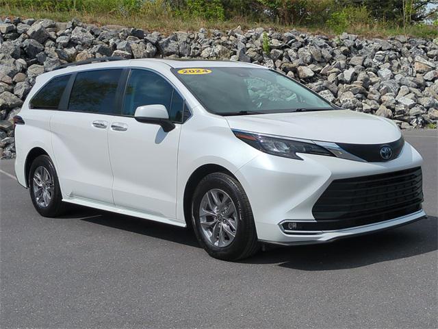 2024 Toyota Sienna XLE