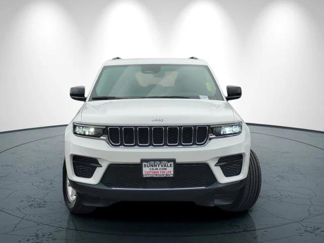 2024 Jeep Grand Cherokee Laredo 4x4