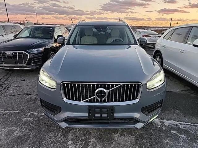 2020 Volvo XC90 T5 Momentum 7 Passenger