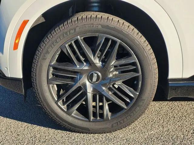2025 Cadillac Escalade Sport 2