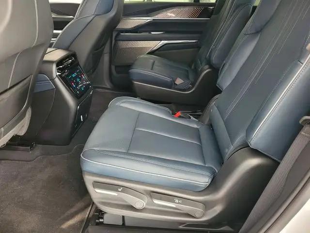 2025 Cadillac Escalade Sport 2