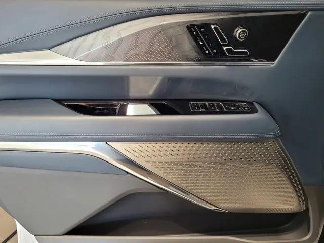 2025 Cadillac Escalade Sport 2