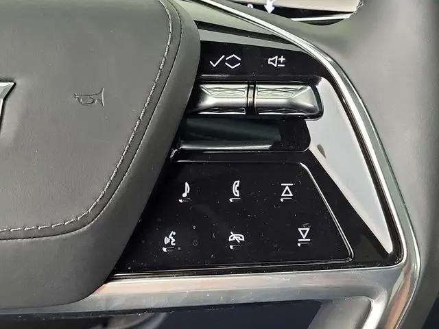 2025 Cadillac Escalade Sport 2