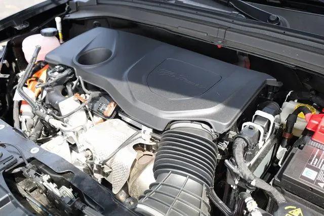 2025 Alfa Romeo Tonale Hybrid EAWD