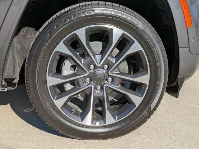 2025 Jeep Grand Cherokee Overland