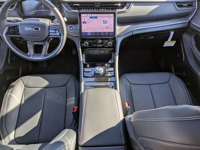 2025 Jeep Grand Cherokee Overland