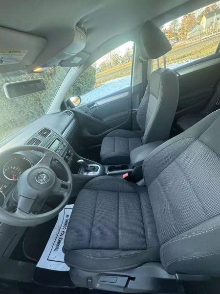 2013 Volkswagen Golf 2.5L 4-Door