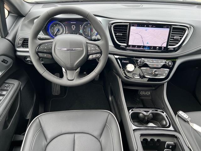 2025 Chrysler Pacifica PACIFICA LIMITED