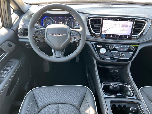2025 Chrysler Pacifica PACIFICA LIMITED