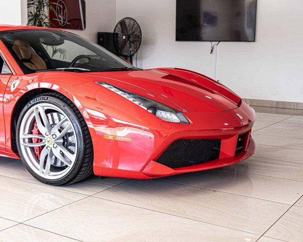 2018 Ferrari 488 GTB Base 2018 Ferrari 488 GTB Base