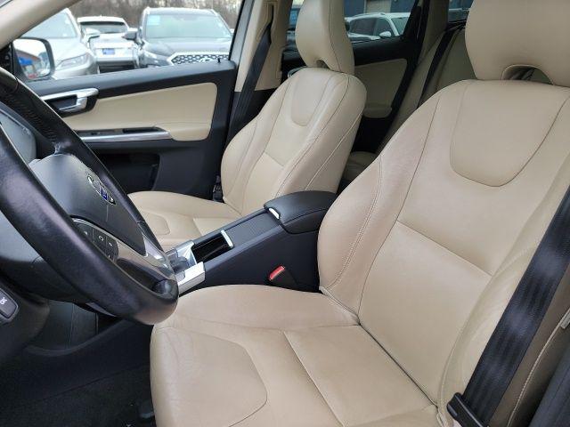 2016 Volvo XC60 T5 Premier