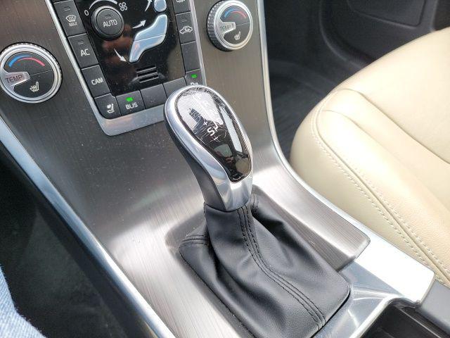 2016 Volvo XC60 T5 Premier