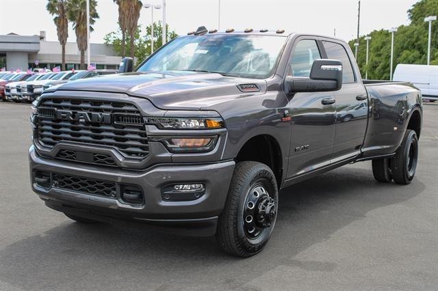 2025 RAM Ram 3500 RAM 3500 BIG HORN CREW CAB 4X4 8 BOX