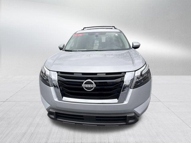 2024 Nissan Pathfinder SV 4WD