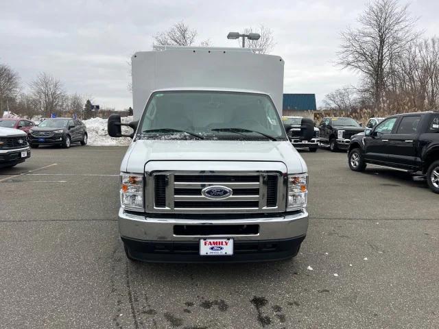 2025 Ford E-350 Cutaway E-350 SRW