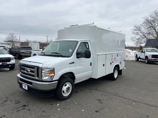 2025 Ford E-350 Cutaway E-350 SRW
