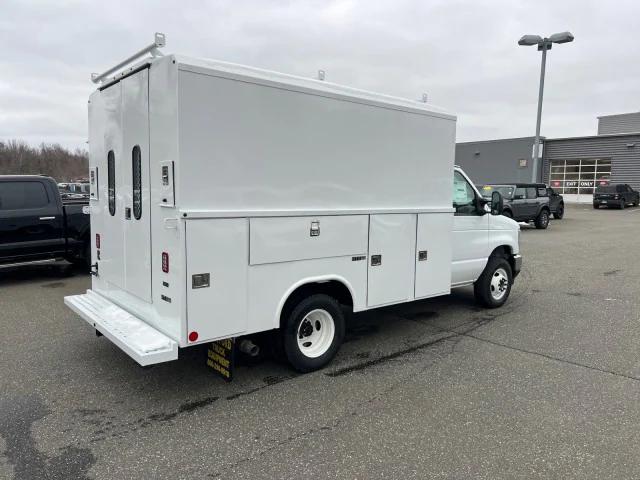 2025 Ford E-350 Cutaway E-350 SRW