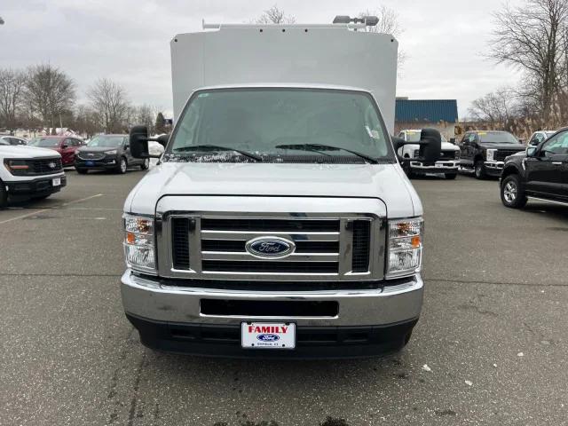 2025 Ford E-350 Cutaway E-350 SRW