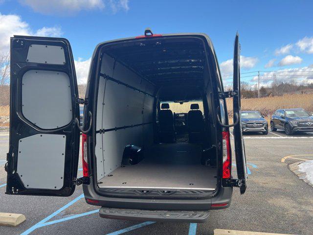 2025 Mercedes-Benz Sprinter 3500 Cargo 170 WB