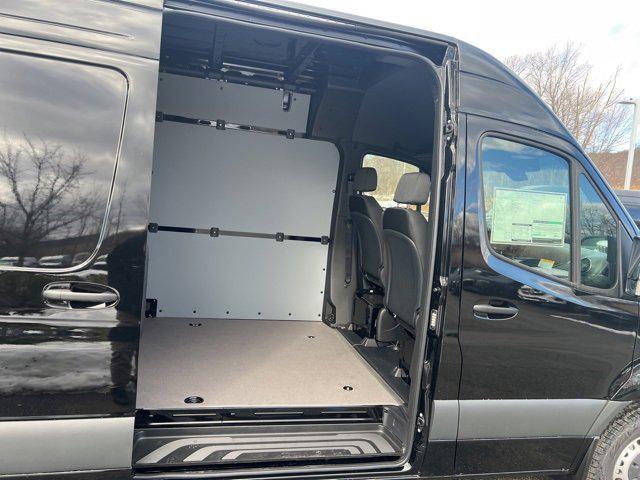 2025 Mercedes-Benz Sprinter 3500 Cargo 170 WB