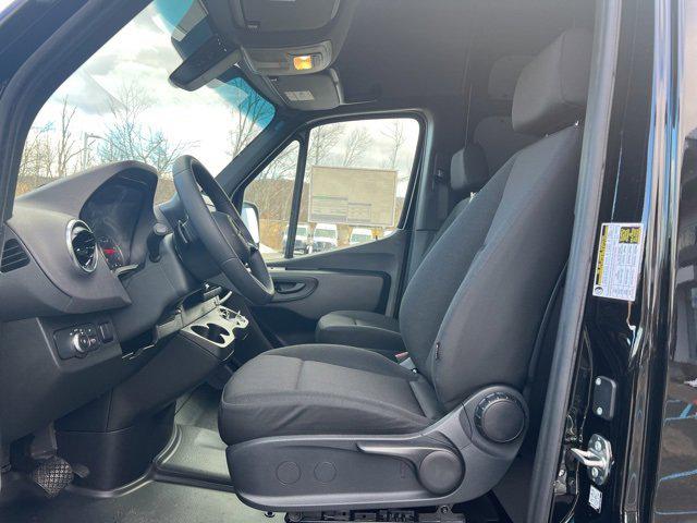 2025 Mercedes-Benz Sprinter 3500 Cargo 170 WB
