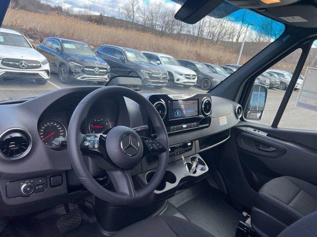 2025 Mercedes-Benz Sprinter 3500 Cargo 170 WB