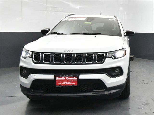 2025 Jeep Compass COMPASS LATITUDE 4X4