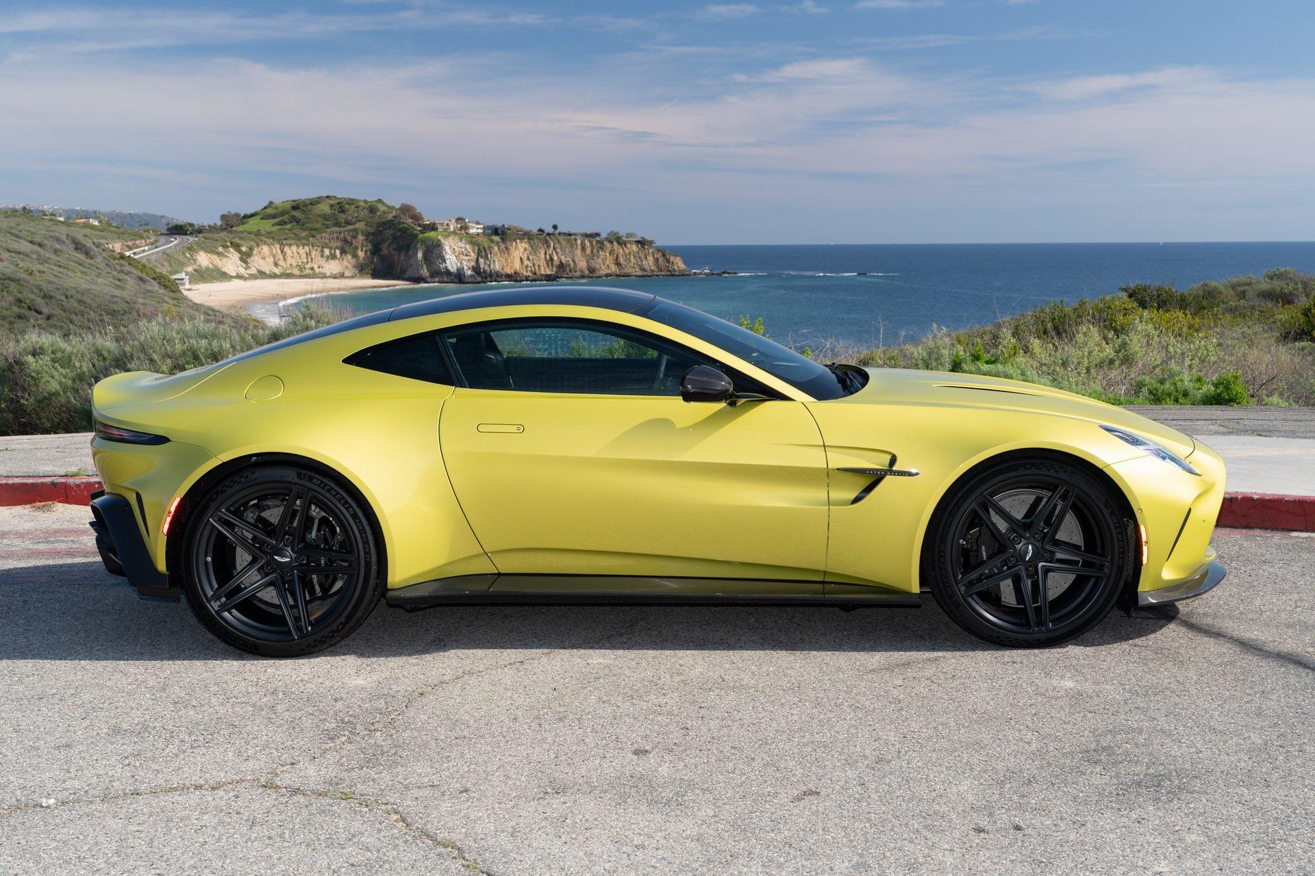 Aston Martin 2025 Vantage 