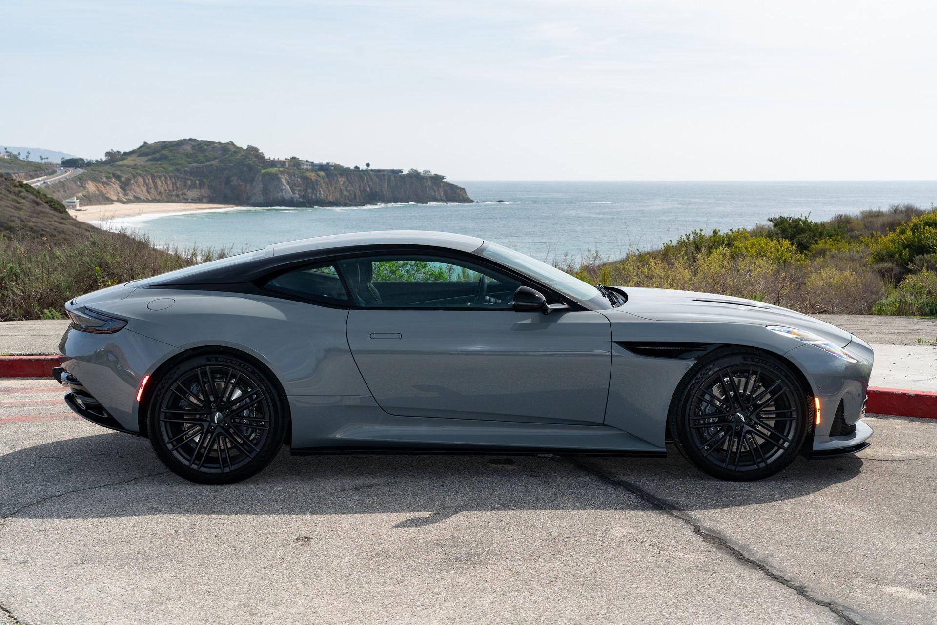 Aston Martin 2025 DB12 