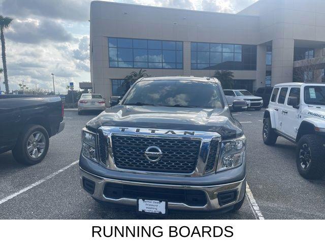 2018 Nissan TITAN SV