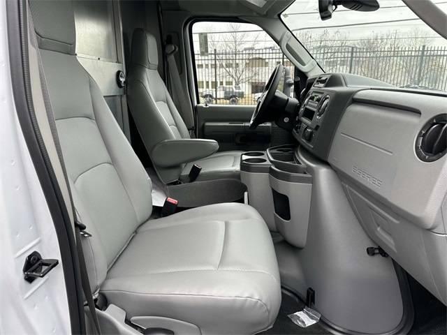 2025 Ford E-350 Cutaway E-Series Cutaway