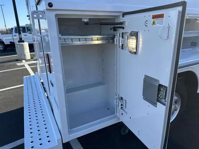 2025 Ford E-350 Cutaway E-Series Cutaway