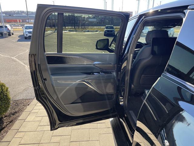 2025 Cadillac Escalade Sport 2