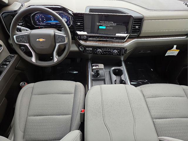 2025 Chevrolet Silverado 1500 2WD Crew Cab Standard Bed LT
