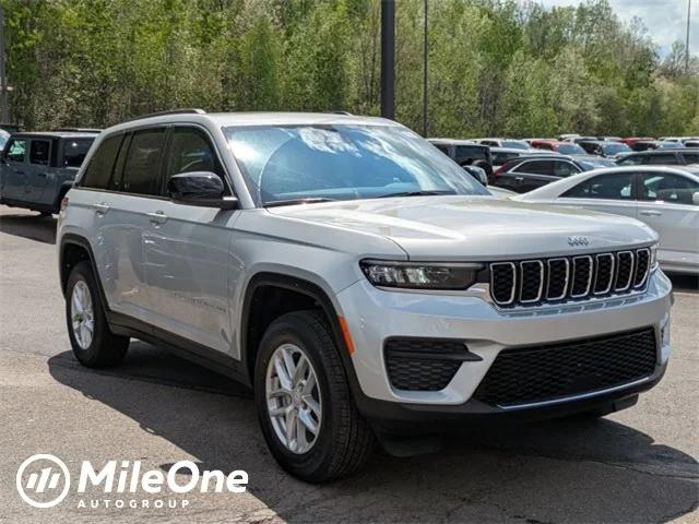 2025 Jeep Grand Cherokee GRAND CHEROKEE LAREDO X 4X4