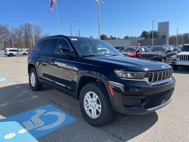 2025 Jeep Grand Cherokee GRAND CHEROKEE LAREDO 4X4