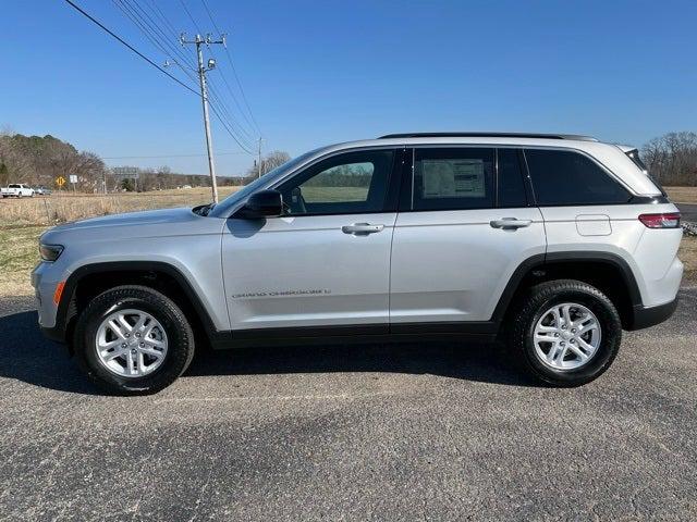 2025 Jeep Grand Cherokee GRAND CHEROKEE LAREDO 4X4