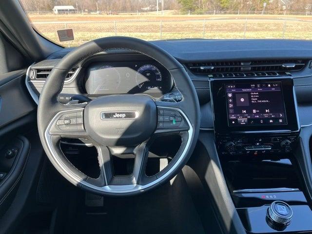 2025 Jeep Grand Cherokee GRAND CHEROKEE LAREDO 4X4